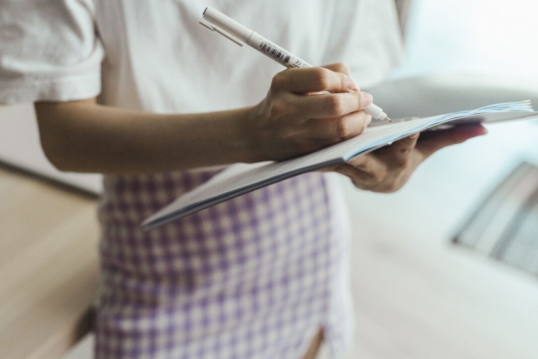 Analytical essay po angielsku: teza, analiza dowodów i układ akapitów Analytical essay po angielsku: teza, analiza dowodów i układ akapitów